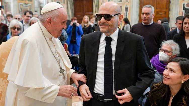 El Papa, con la. Unión Italiana de Ciegos y Discapacitados