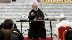 Il cardinale Raniero Cantalamessa, predicatore della Casa Pontificia, durante la terza e ultima predica di Avvento
