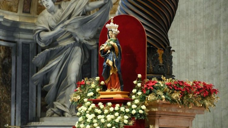 La Statua della “Madonna del Carmine” della Basilica Pontificia Santa Maria del Carmine di Avigliano esposta in San Pietro