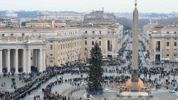 I funerali di Benedetto XVI si terranno giovedì mattina in Piazza San Pietro