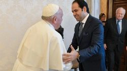 Le Pape François en compagnie du juge Mohamed Abdelsalam , le 03 janvier 2022. 