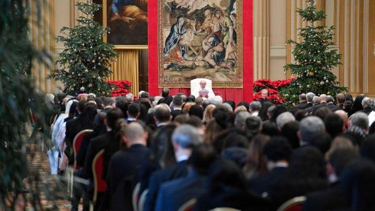 Папа Франциск на встрече с представителями дипломатического корпуса, аккредитованного при Святейшем Престоле (Ватикан, 9 января 2023 г.)