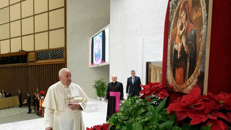 Pope Francis praying for peace in Ukraine before the icon Our Lady of the People