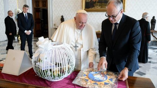 Mayor of Rome presents Pope with plan for 2025 Jubilee