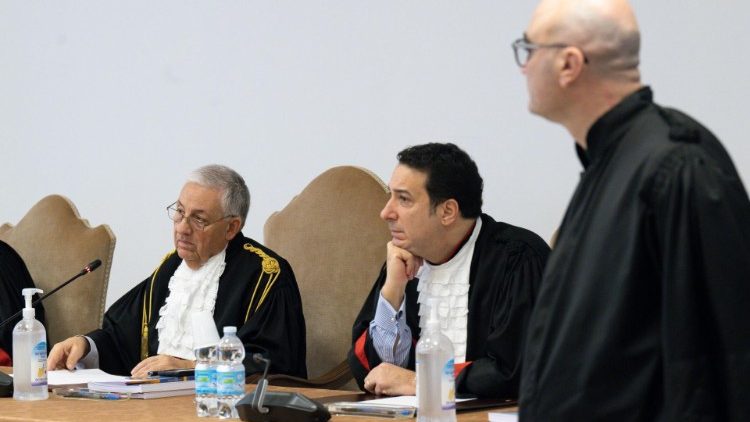 Der Prozess in den Vatikanischen Museen wegen angeblicher Straftaten mit Mitteln des Heiligen Stuhls