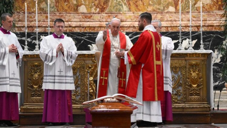 Pogrzeb kard. George'a Pella w Bazylice Watykańskiej