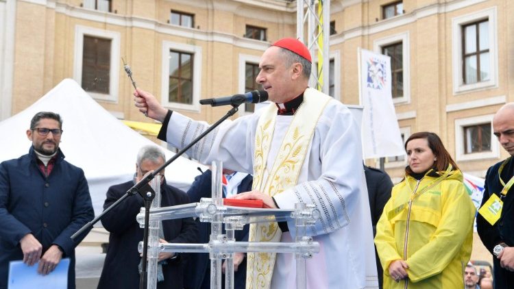 Kardinal Mauro Gambetti segnete auch letztes Jahr die Vierbeiner