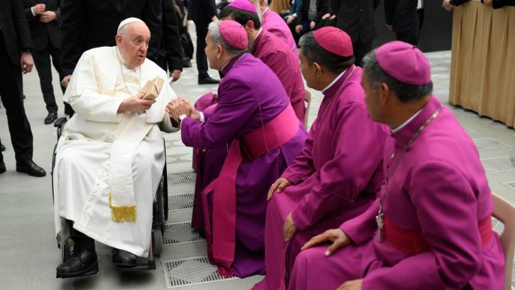 Il Papa con la delegazione della "Orthodox Anglican Church"