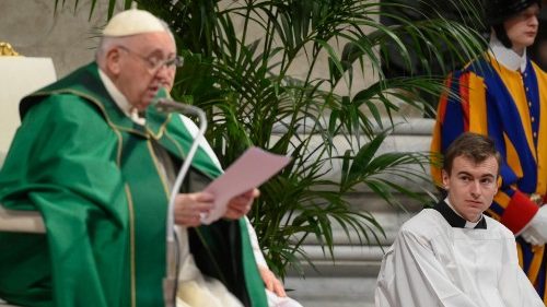 El Pontífice: La Palabra de Dios penetra como una espada para cambiarnos
