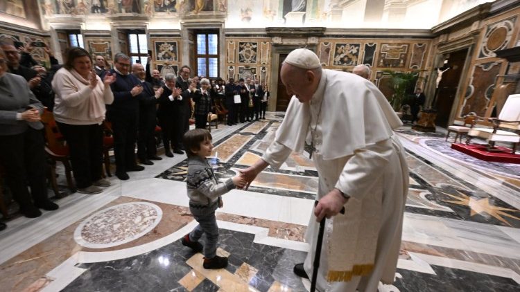 Il Papa con i volontari dell'Opam
