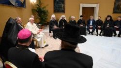Delegacja Ukraińskiej Rady Kościołów i Organizacji Religijnych podczas spotkania z Papieżem
