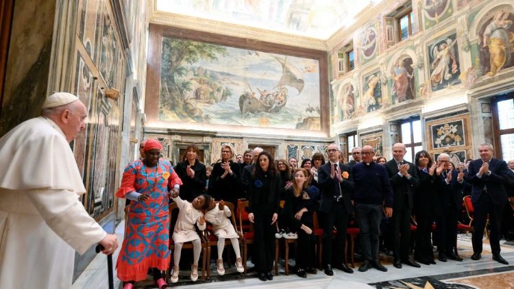 El Papa recibe en audiencia a miembros de la fundación italiana Assifero