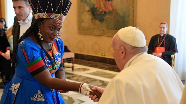 Папата с участици в международната конференция „Жените, изграждащи култура на среща между религиите“