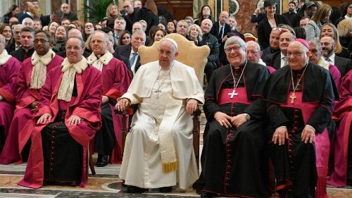 Papež rimski roti: ponovno odkriti smisel in vrednost zakonske zveze