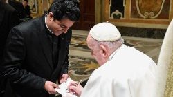 Papa Francisc a primit în audiență un grup de preoți din Barcelona care se ocupă de pastorația tinerilor.
