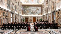 Como es habitual en estas audiencias del Pontífice, al final se tomó la clásica foto de grupo. (Vatican Media)