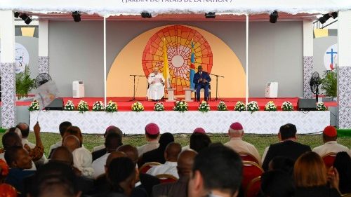 Папа призвал конголезцев к социальной перезагрузке