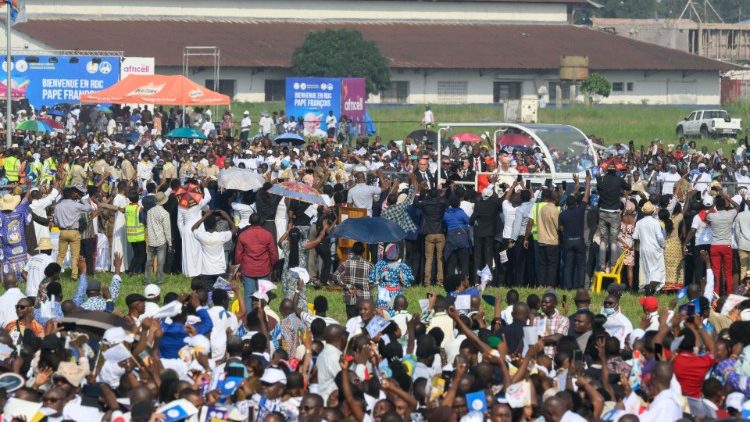 La Santa Messa presieduta da Papa Francesco all'Aeroporto di N'dolo (Kinshasa)