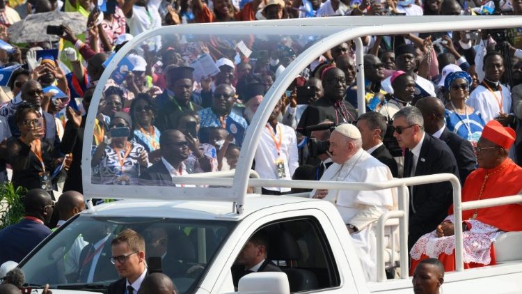 Papa Francisco na missa em Kinshasa