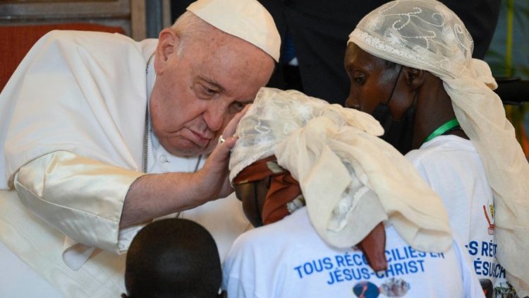 L'incontro del Papa con le vittime della violenza nell'est della RDC 