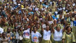 Jovens no encontro com o Papa na República Democrática do Congo