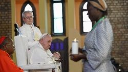 Papst Franziskus beim Gebetstreffen mit Priestern, Diakonen, gottgeweihten Männern und Frauen, Ordensleuten und Seminaristen in der Kathedrale „Notre Dame du Congo“ in Kinshasa