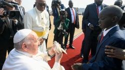 教皇フランシスコ　到着した南スーダン・ジュバ国際空港で　2023年2月3日