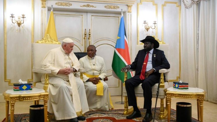 Bilateralni razgovor Svetog Oca i predsjednika Južnog Sudana u predsjedničkoj palači u Jubi