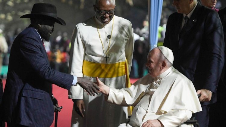Rukovanje pape Franje i predsjednika Južnog Sudana