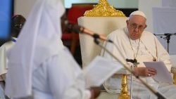 Giuba, la testimonianza di una suora durante l'incontro del Papa con vescovi, clero e religiosi