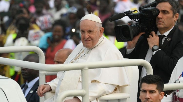 Francisco regresa a Roma de su visita a la RD del Congo y Sudán del Sur
