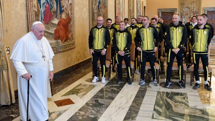 Papież na spotkaniu ze sportowcami