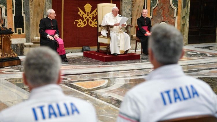 Папа Франциск на встрече с делегатами Итальянской федерации современного пятиборья (10 февраля 2023 г.)