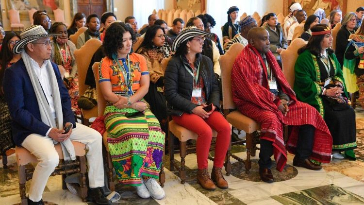 Participantes en la 6ª Reunión Mundial del Foro de los Pueblos Indígenas
