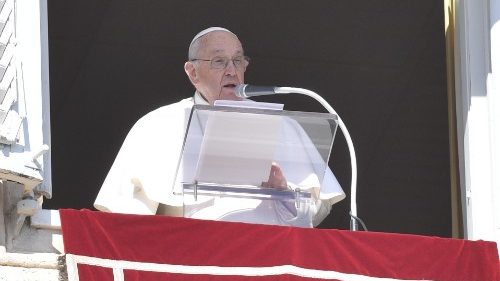 O Papa: o amor dá sentido aos mandamentos, vai além da formalidade da Lei