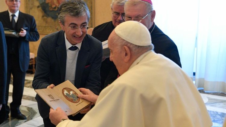 Папа Франциск с делегация от университета Сулхан-Саба Орбелиани в Тбилиси