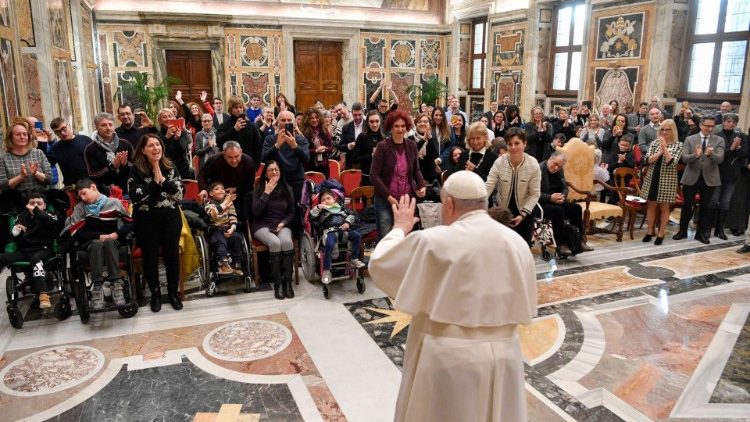 Папа Франциск на встрече в делегатами Итальянской федерации по редким заболеваниям (Ватикан, 13 февраля 2023 г.). 