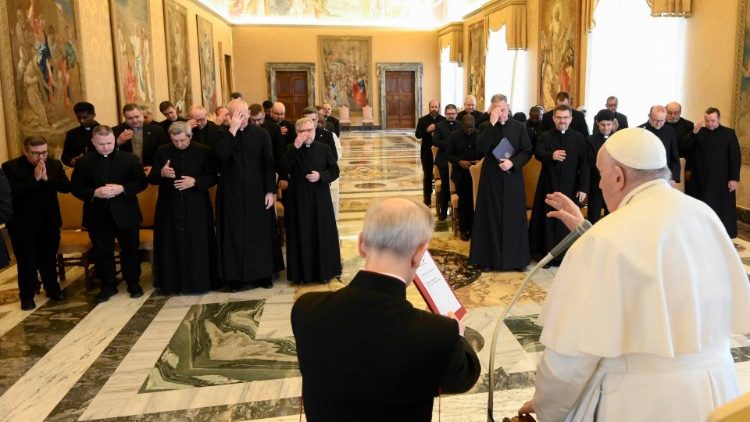 Папата с духовниците от Конгрегацията на Непорочно зачатие на Дева Мария