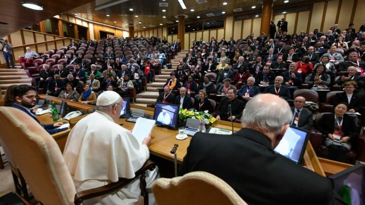 Папата с участниците в конференцията, организирана от Ведомството за миряните, семейството и живота