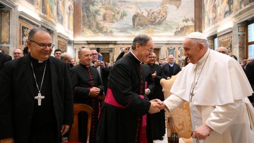 Popiežius susitiko su Romos Rotos tribunolo surengtų kursų dalyviais