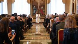 O Papa Francisco com os membros da Pontifícia Academia para a Vida