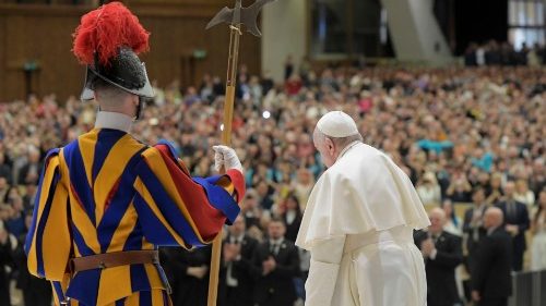 Il Papa: il Vangelo un annuncio che cambia il cuore, attenti a non ridurlo a ideologia