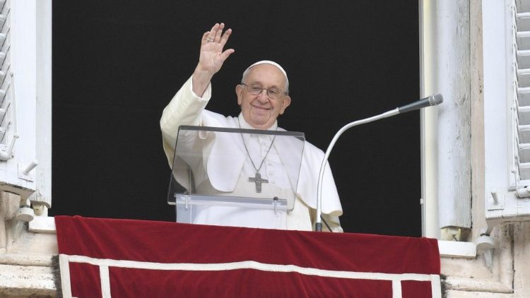 Pope: Seek unity with God, welcome His Word in face of temptation