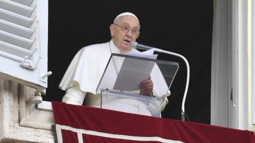 Il Papa: mai negoziare col demonio, opporre alle tentazioni la Parola di Dio