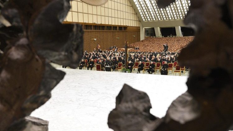 File photo of Cardinal Cantalamessa giving Lenten homily