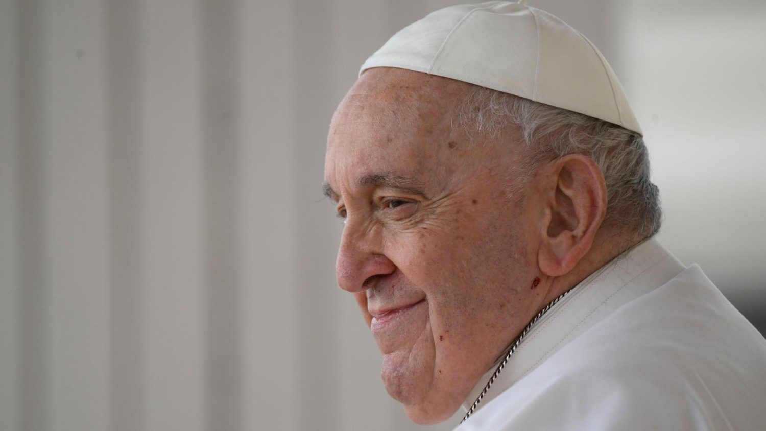 Francesco: per i miei dieci anni da Papa, regalatemi la pace 