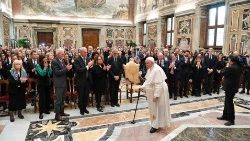 이탈리아 국립산재예방보상연구원 임직원의 예방을 받은 프란치스코 교황