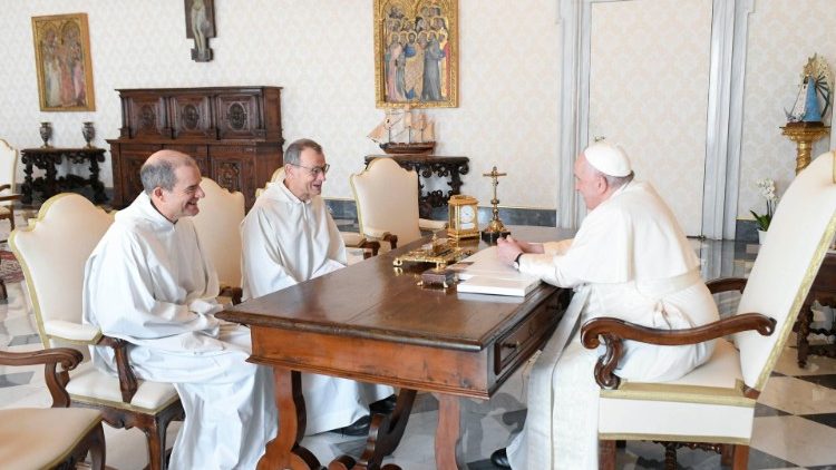 Папа Франциск с брат Алоис и брат Матю