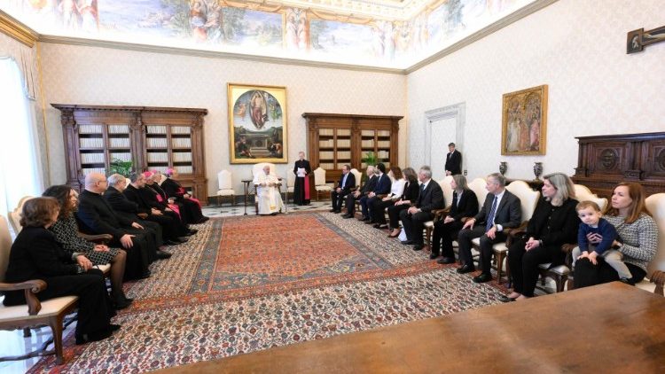 Popiežius su „Mision America“ nariais