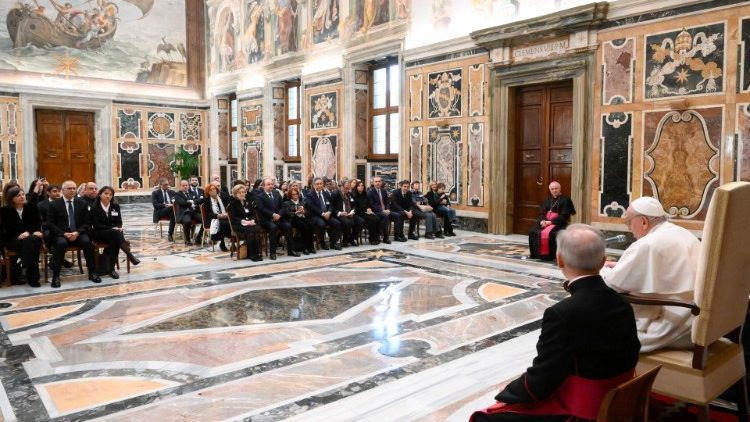 El Papa con los participantes en el encuentro promovido por la Strategic Alliance of Catholic Research Universities y la Fundación Centesimus Annus Pro Pontifice